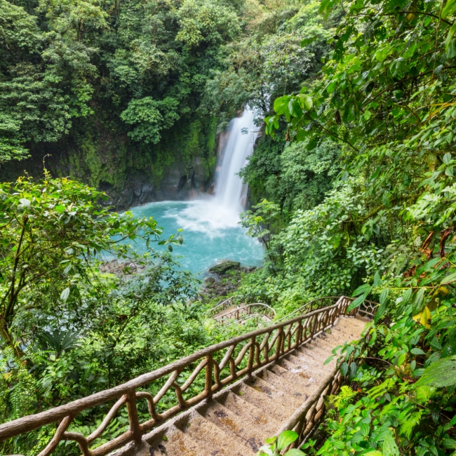 COSTA RICA: NATURALEZA, PLAYA Y CULTURA GRUPAL 2025